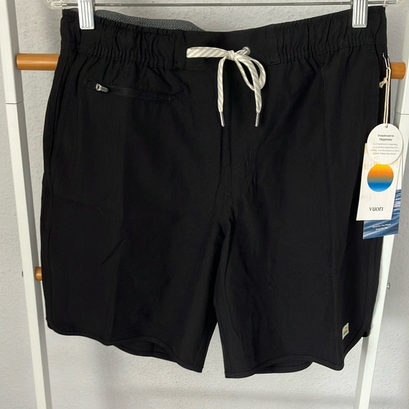 Vuori Other - Vuori Banks Black Board Shorts size M, NWT